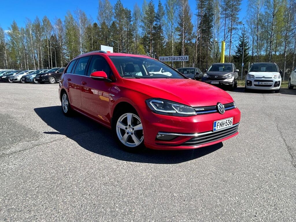 Volkswagen Golf 2018 Punainen