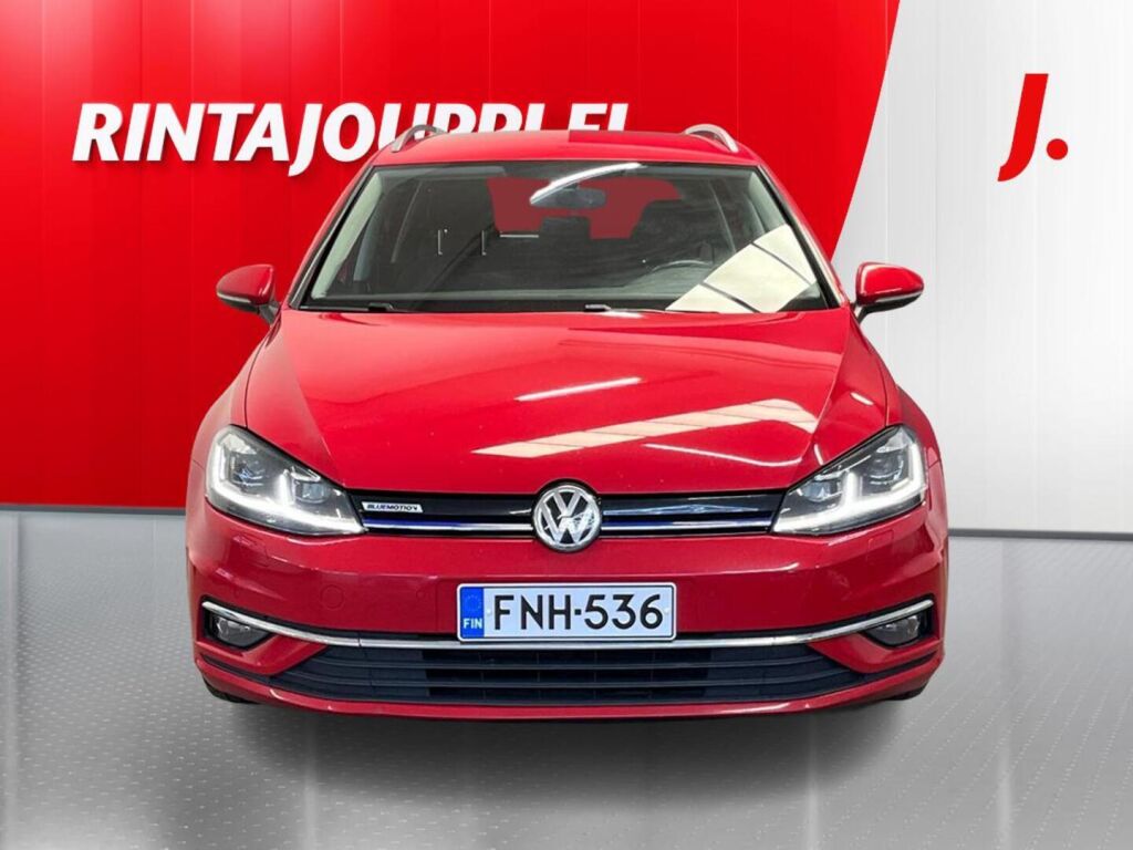 Volkswagen Golf 2018 Punainen