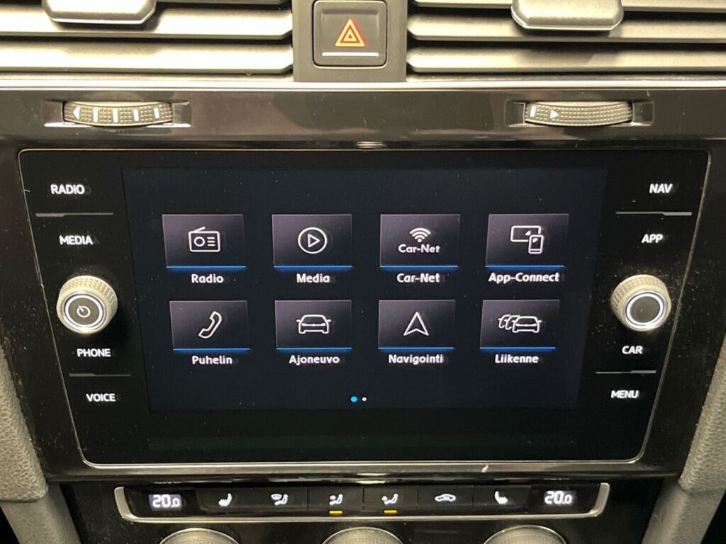 Volkswagen Golf 2018 Punainen