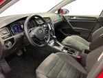 Volkswagen Golf 2018 Punainen