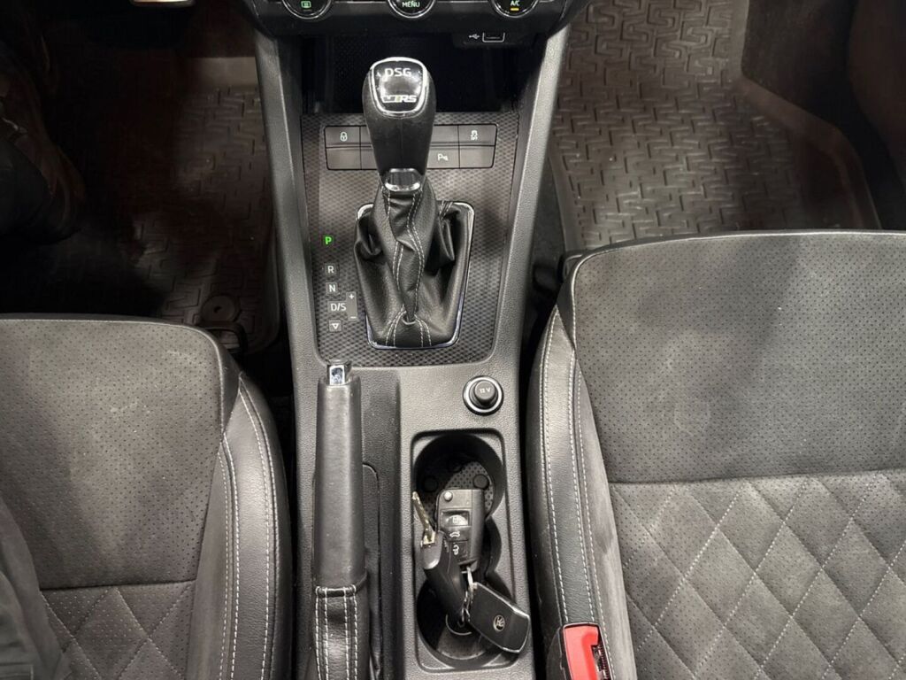 Skoda Octavia 2018 Musta