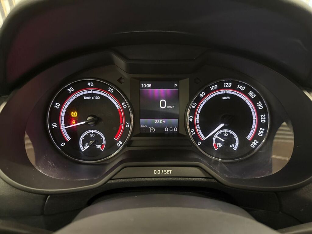 Skoda Octavia 2018 Musta