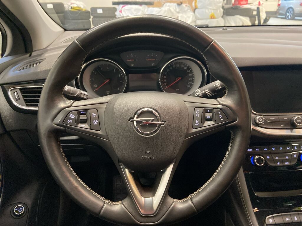 Opel Astra 2018 Musta