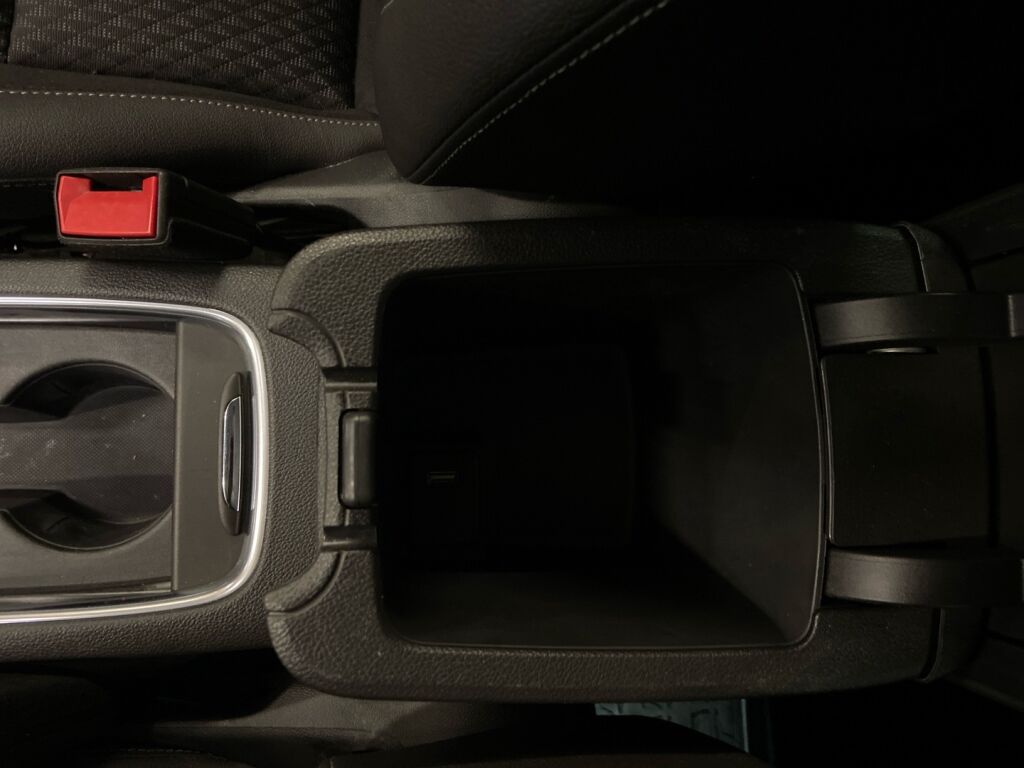 Opel Astra 2018 Musta