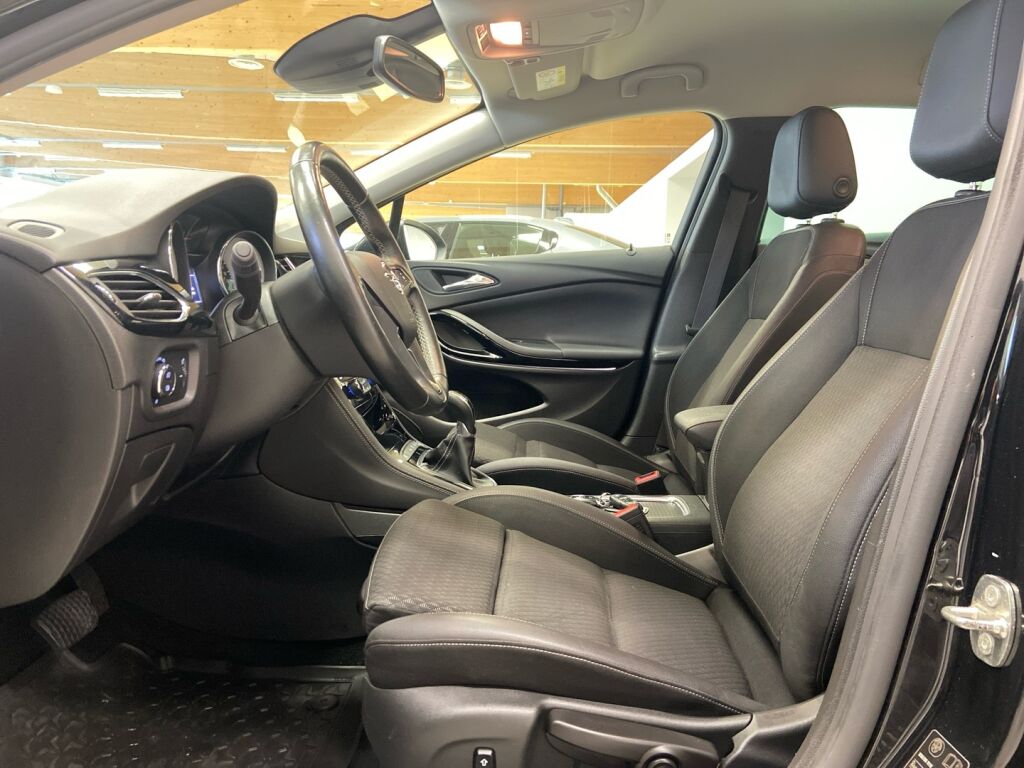 Opel Astra 2018 Musta