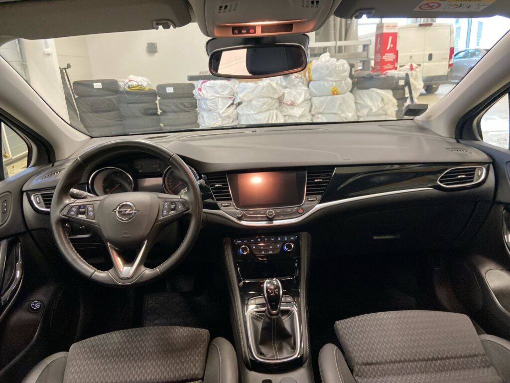 Opel Astra 2018 Musta