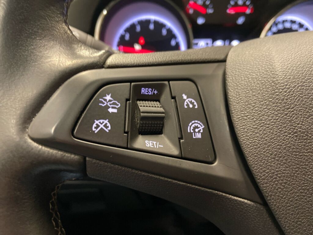 Opel Astra 2018 Musta