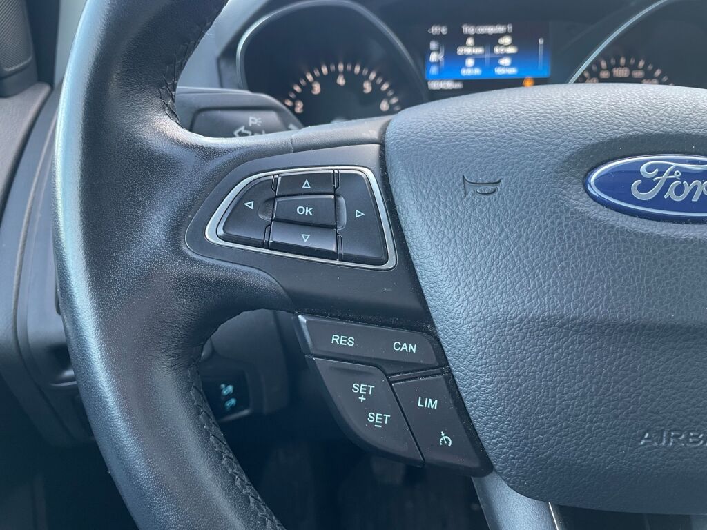 Ford Focus 2018 Valkoinen