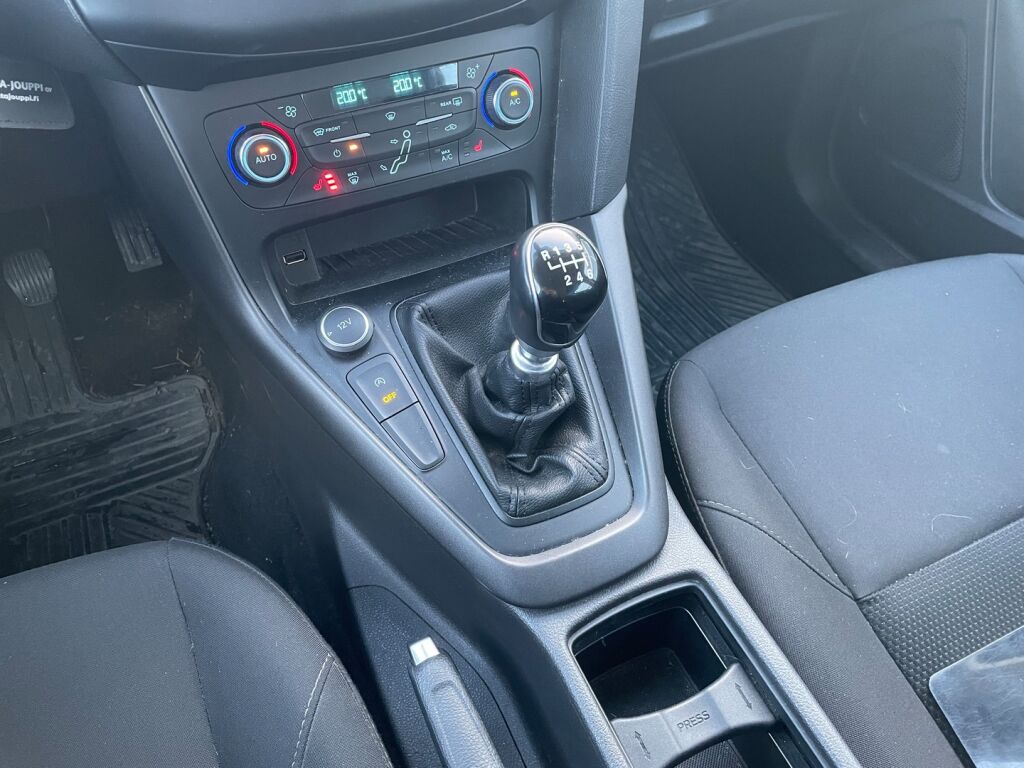 Ford Focus 2018 Valkoinen