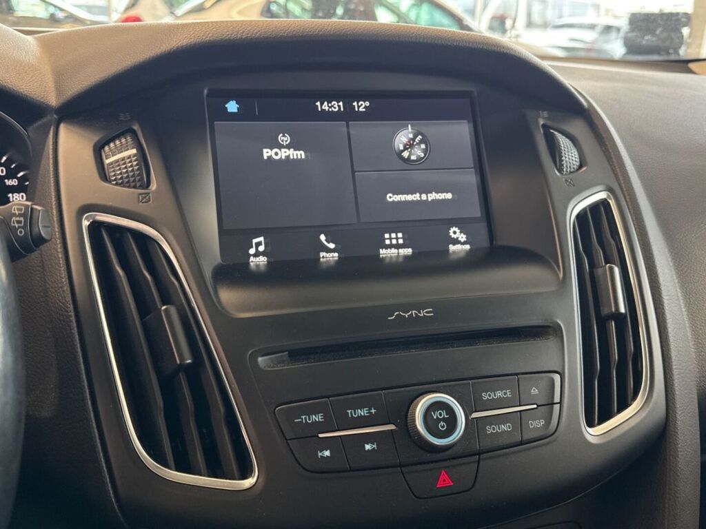 Ford Focus 2018 Valkoinen