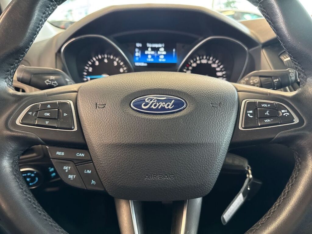 Ford Focus 2018 Valkoinen