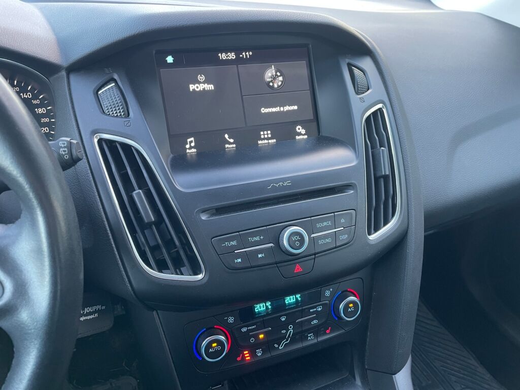 Ford Focus 2018 Valkoinen