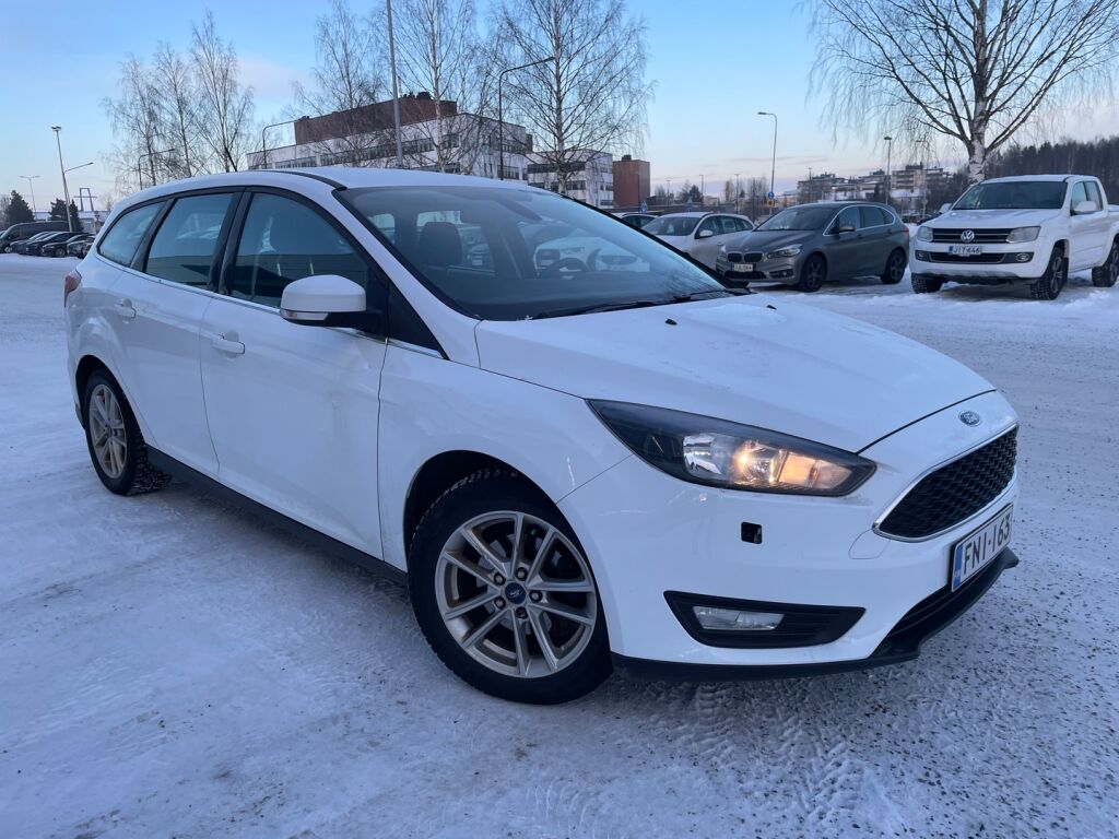 Ford Focus 2018 Valkoinen