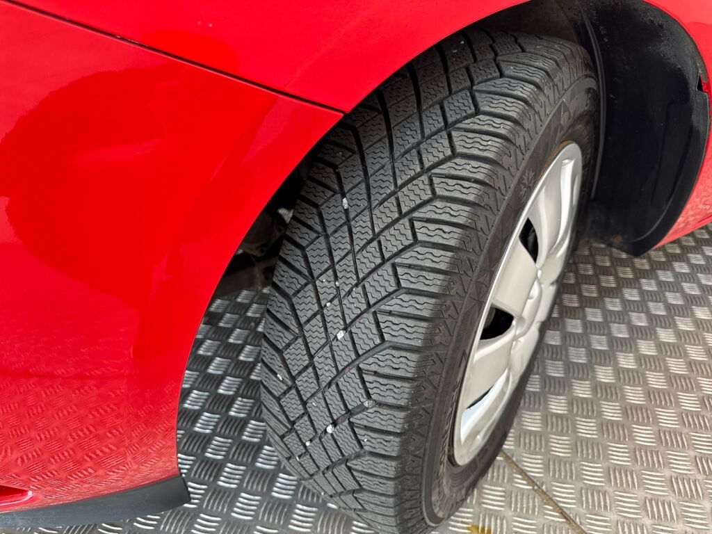 Opel Corsa 2018 Punainen