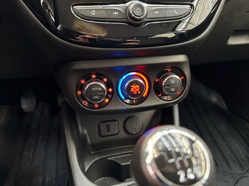 Opel Corsa 2018 Punainen