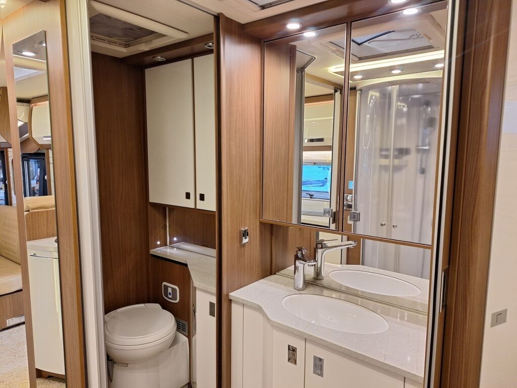 Bürstner Elegance I 920 2018 Valkoinen