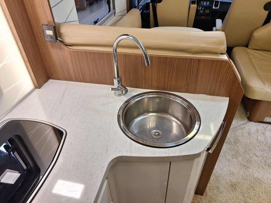 Bürstner Elegance I 920 2018 Valkoinen