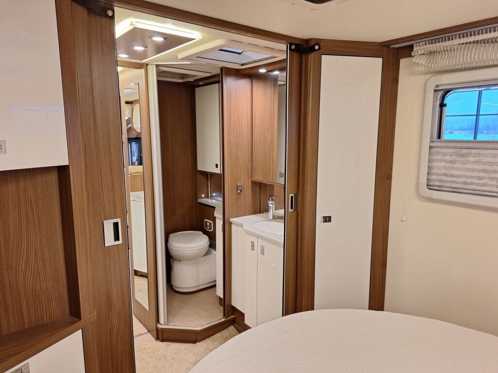 Bürstner Elegance I 920 2018 Valkoinen