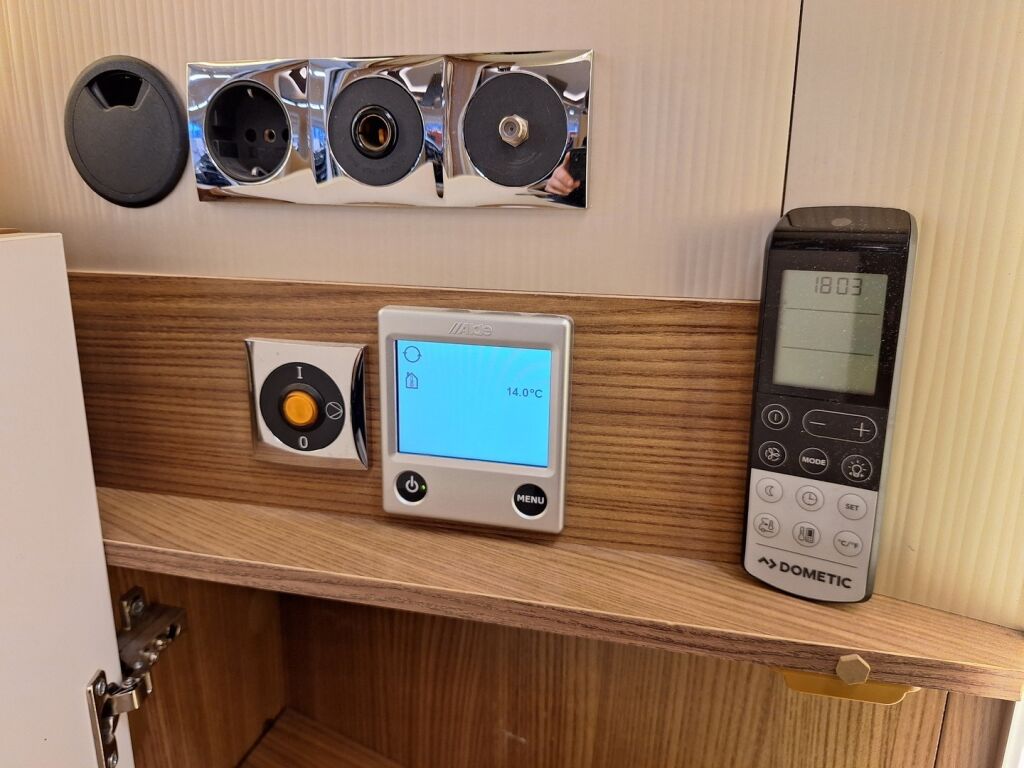 Bürstner Elegance I 920 2018 Valkoinen