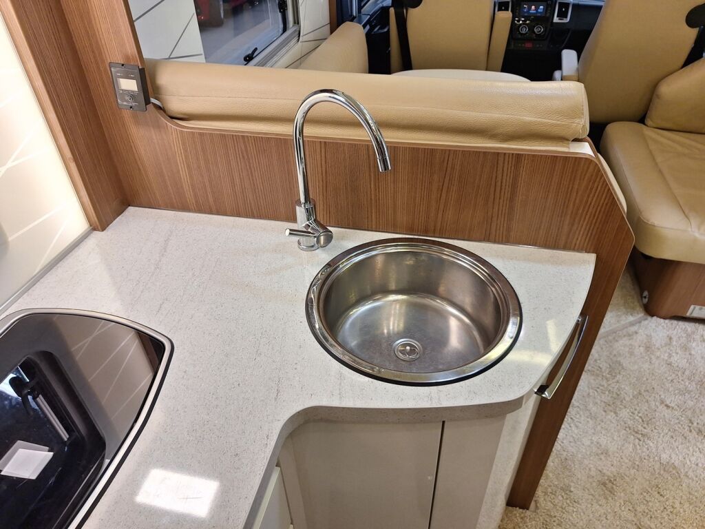 Bürstner Elegance I 920 2018 Valkoinen