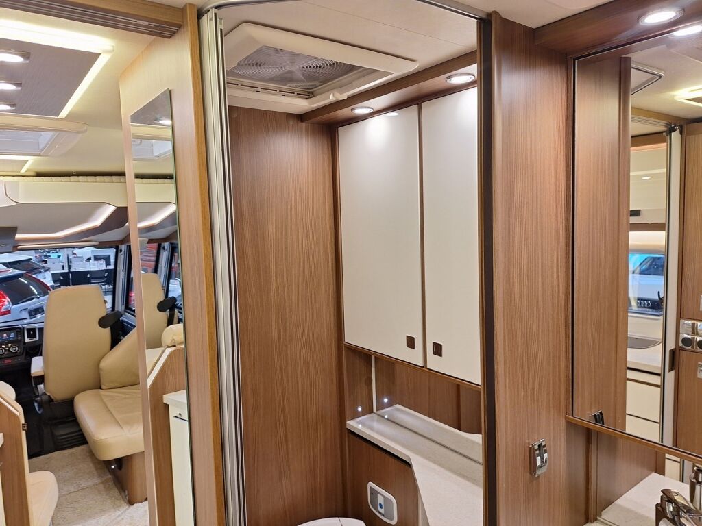 Bürstner Elegance I 920 2018 Valkoinen