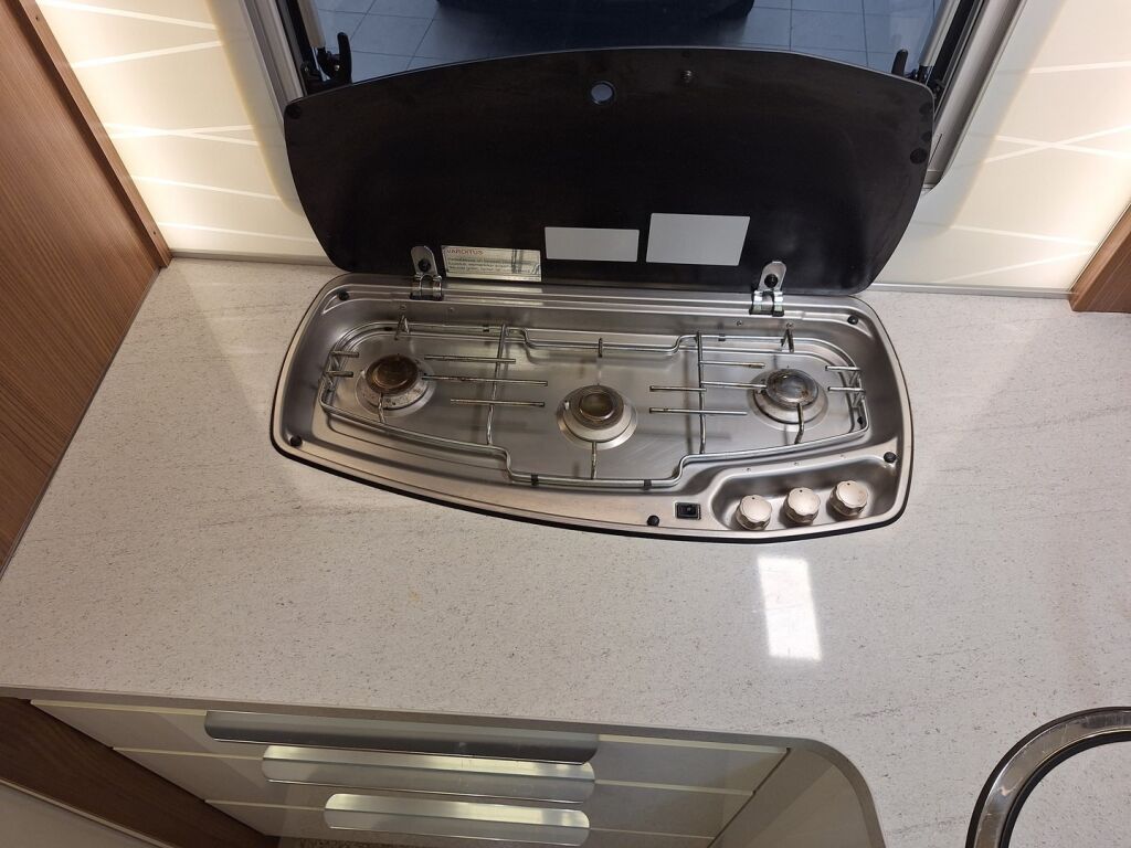 Bürstner Elegance I 920 2018 Valkoinen