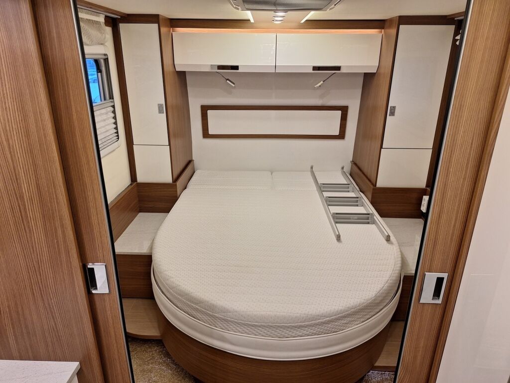 Bürstner Elegance I 920 2018 Valkoinen