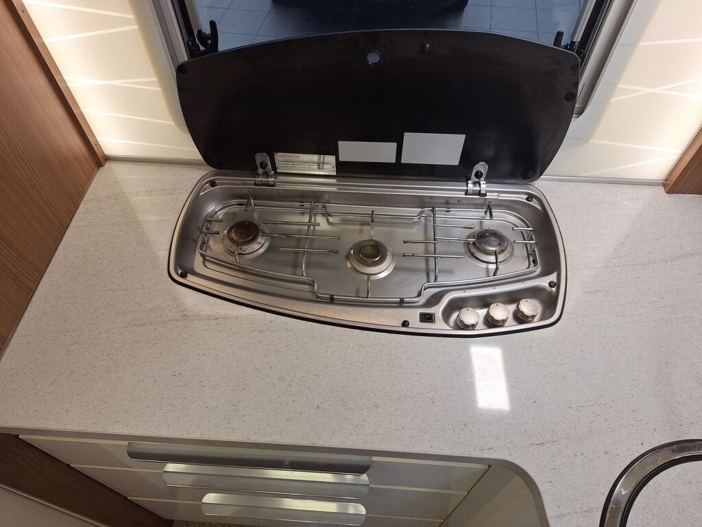 Bürstner Elegance I 920 2018 Valkoinen