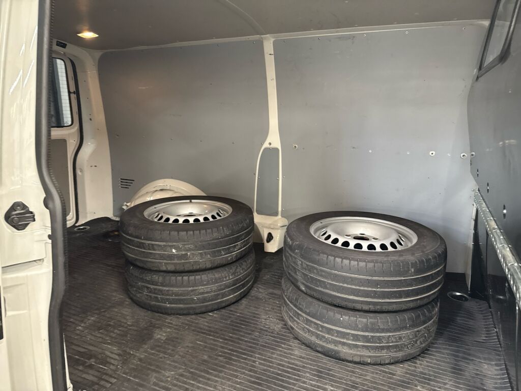 Volkswagen Transporter 2019 Valkoinen