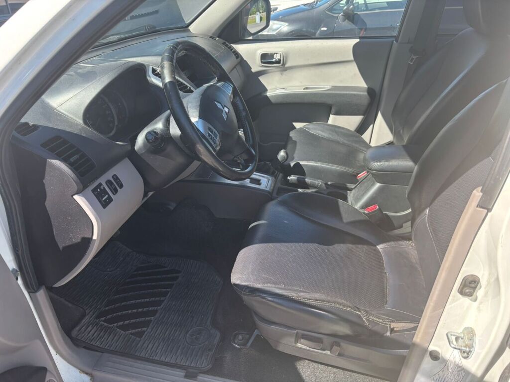 Mitsubishi L200 2011 Sininen