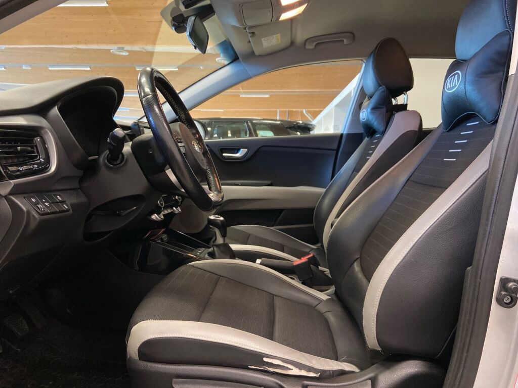 Kia Stonic 2019 Harmaa