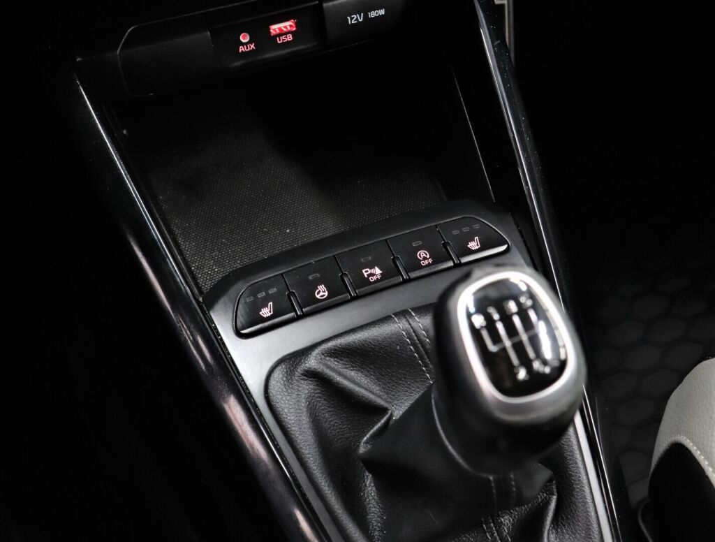 Kia Stonic 2019 Harmaa