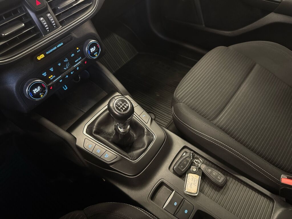 Ford Focus 2018 Harmaa