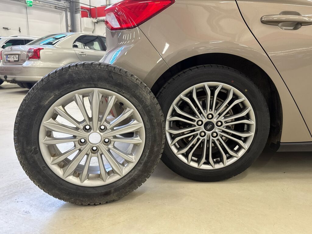 Ford Focus 2018 Harmaa