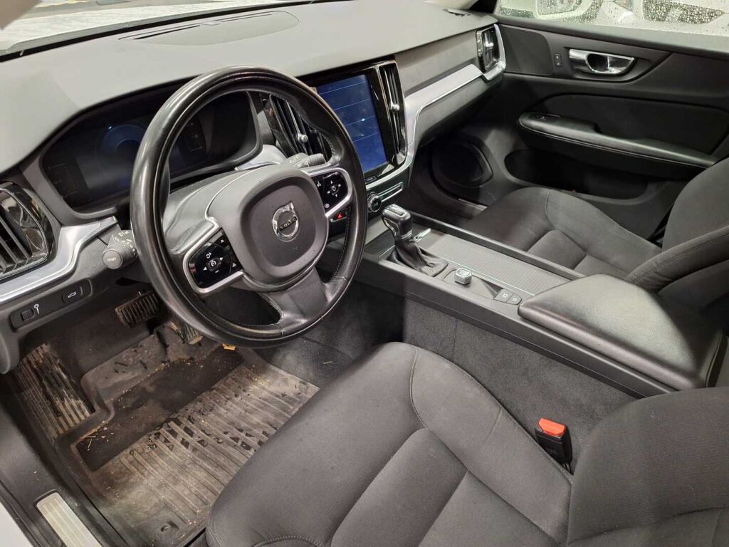 Volvo V60 2019 Valkoinen