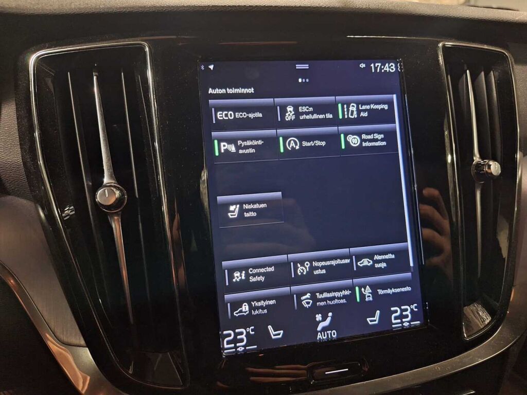 Volvo V60 2019 Valkoinen