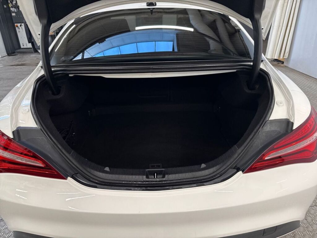 Mercedes-Benz CLA 2019 Valkoinen
