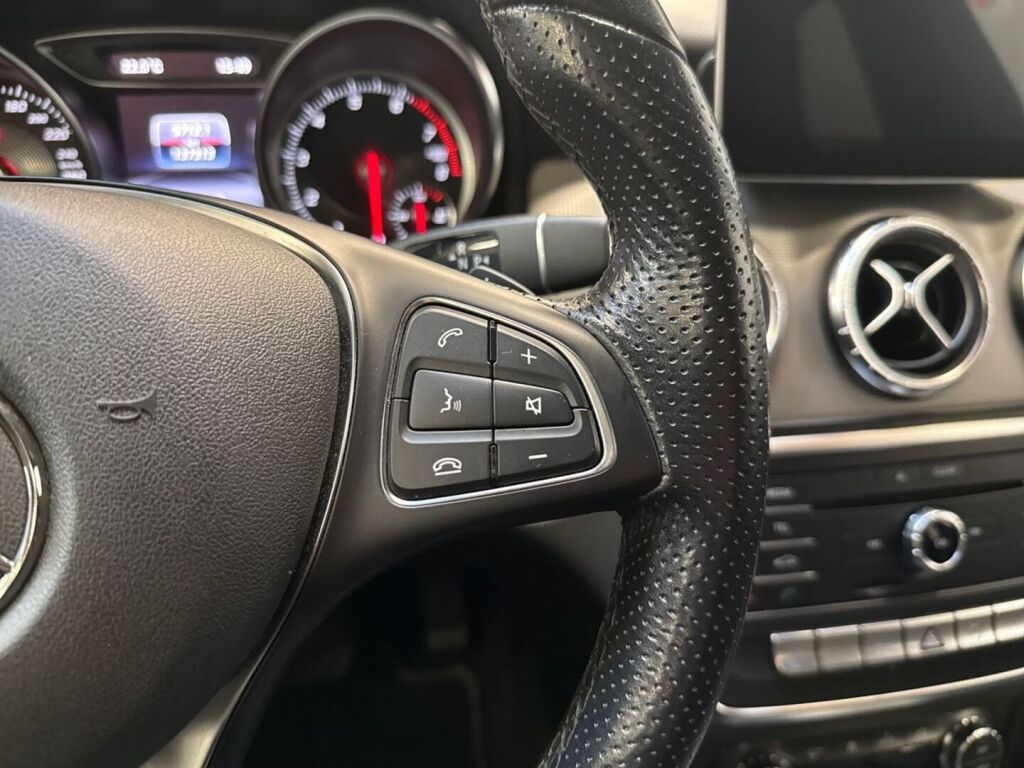 Mercedes-Benz CLA 2019 Valkoinen