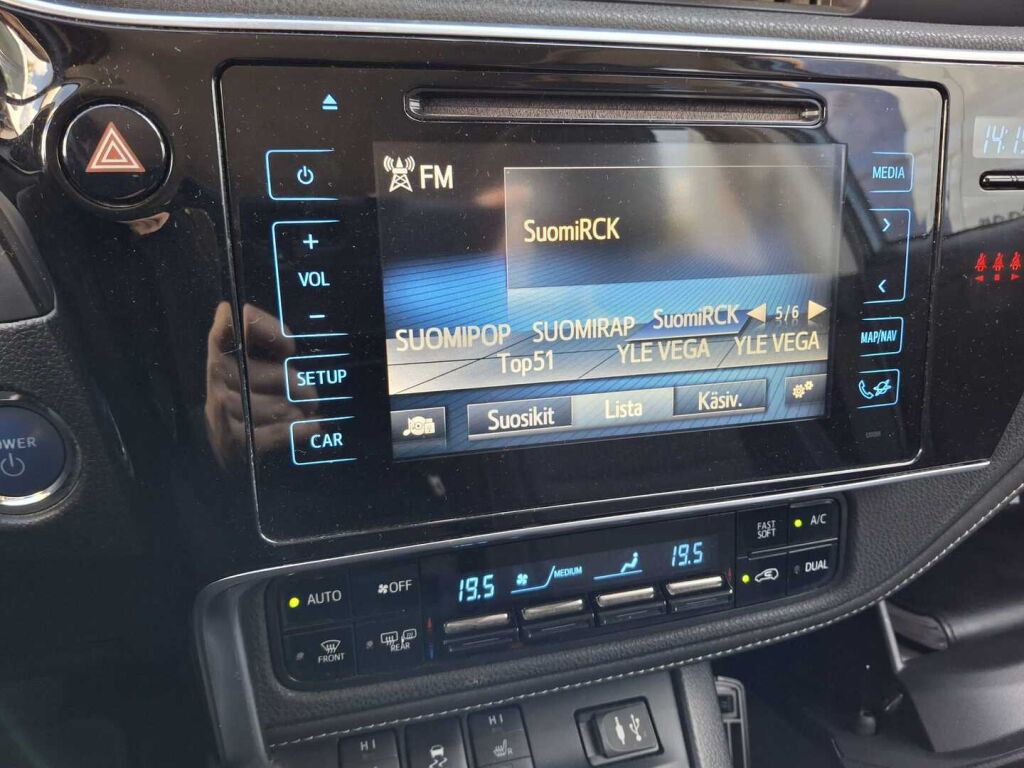 Toyota Auris 2016 Sininen