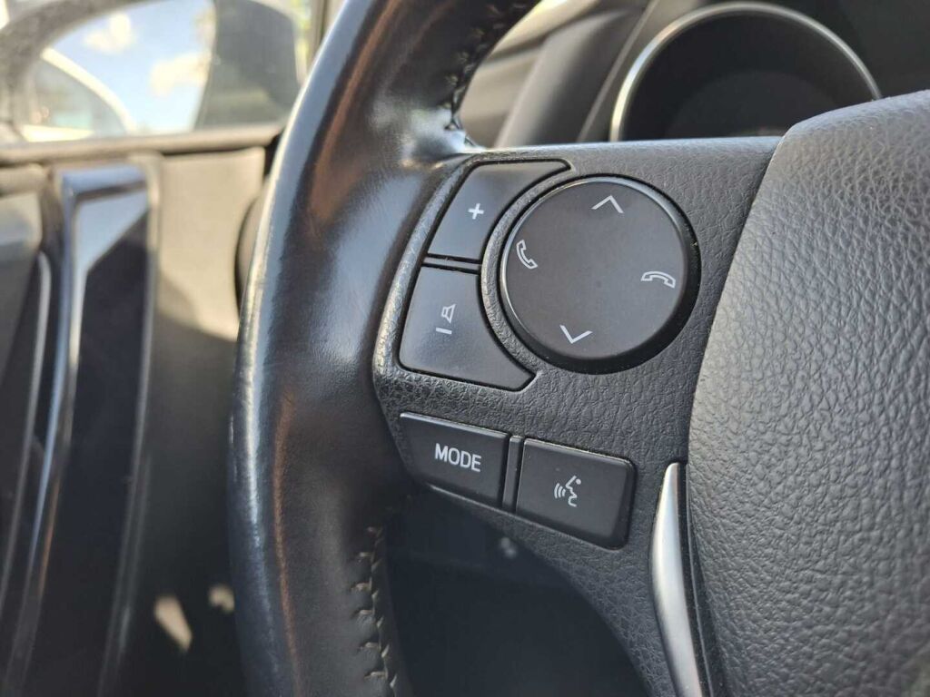 Toyota Auris 2016 Sininen