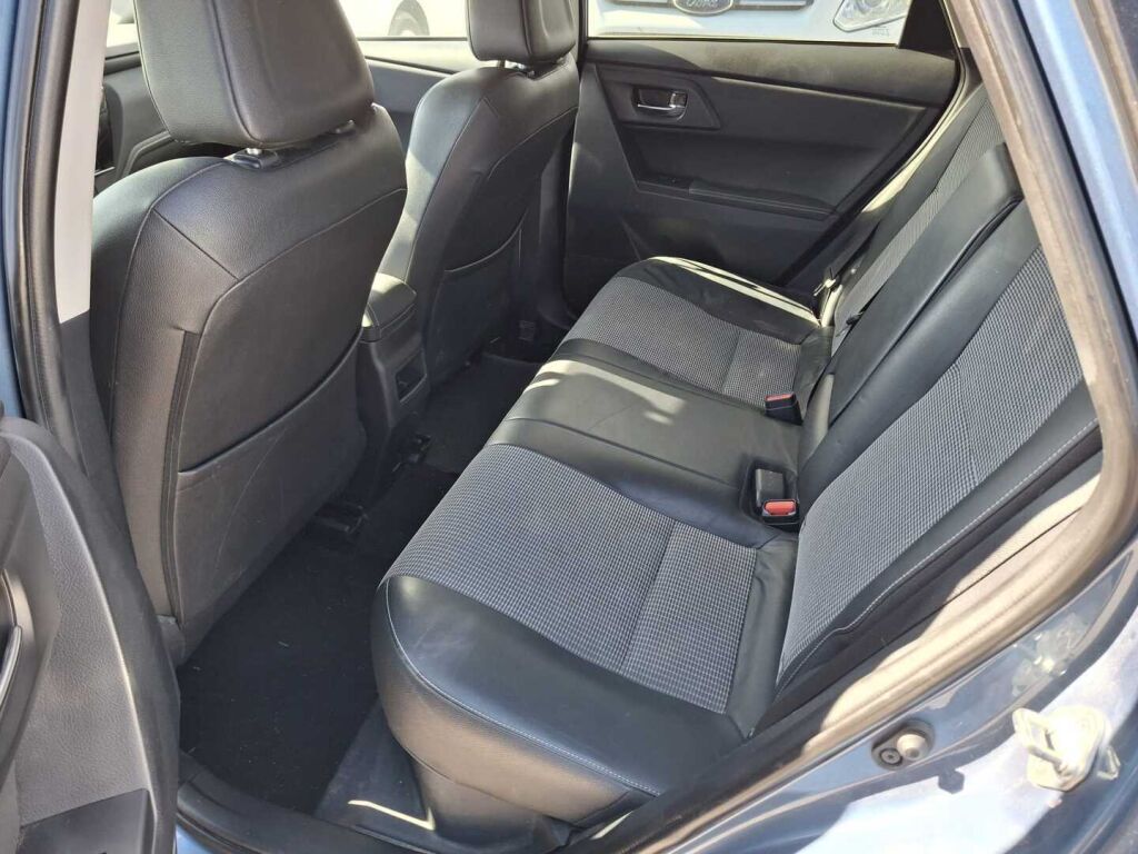 Toyota Auris 2016 Sininen