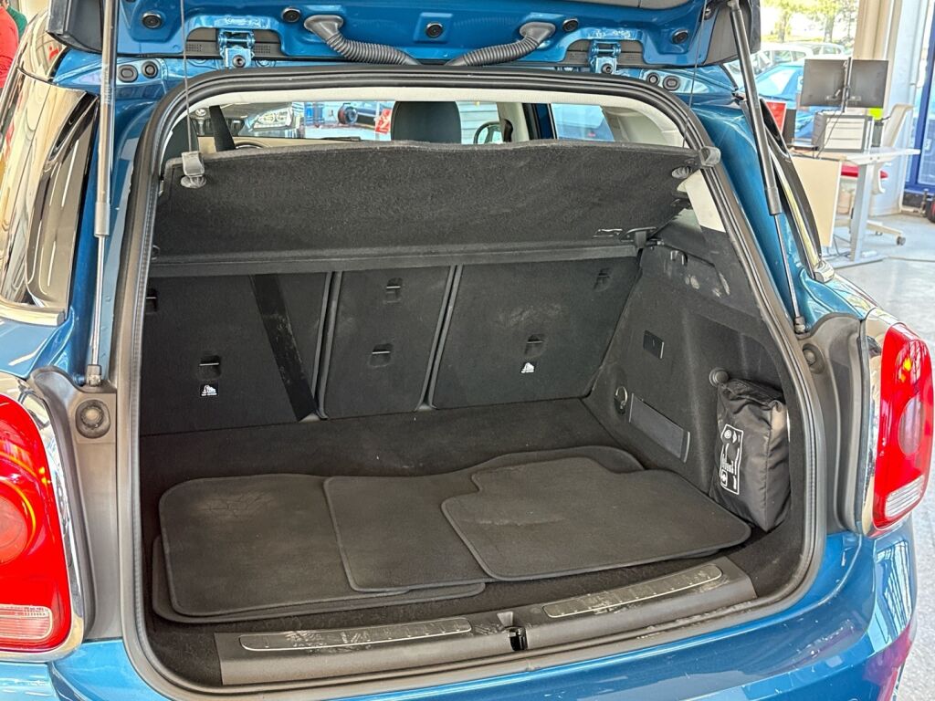 Mini Countryman 2018 Sininen