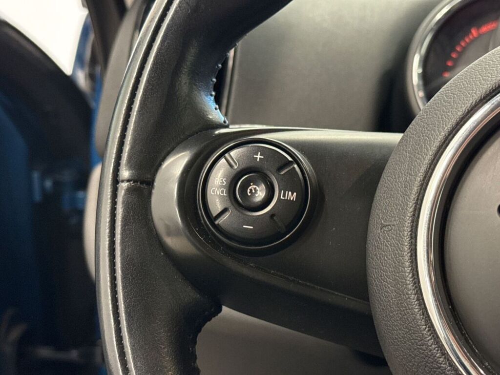 Mini Countryman 2018 Sininen