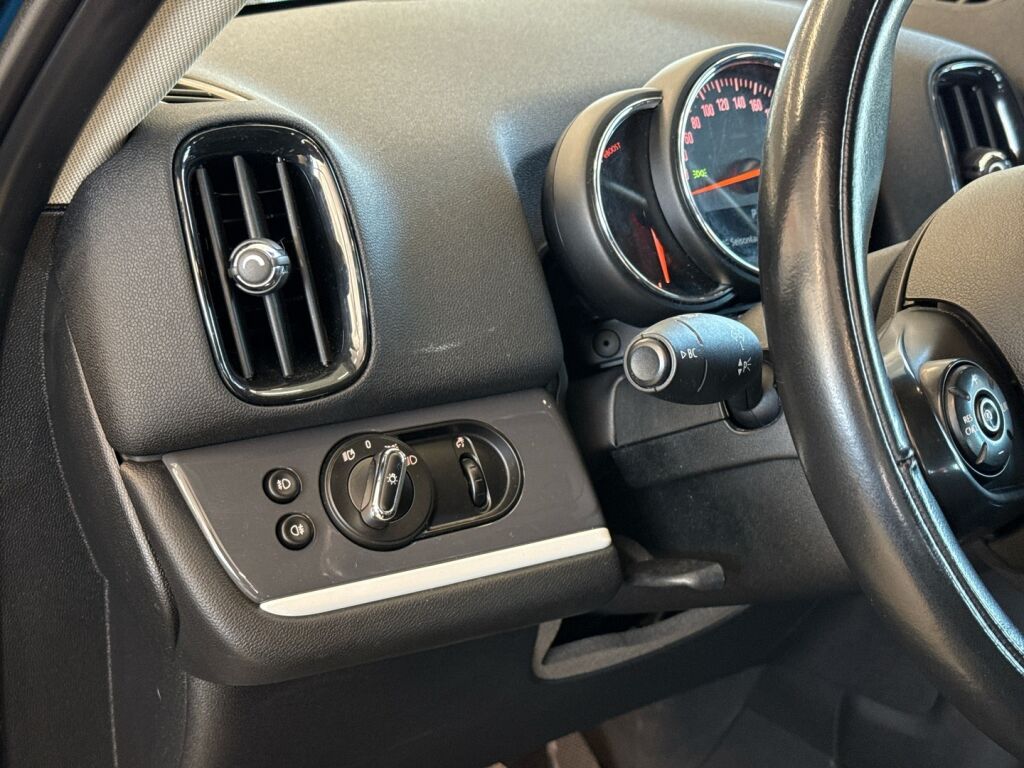 Mini Countryman 2018 Sininen