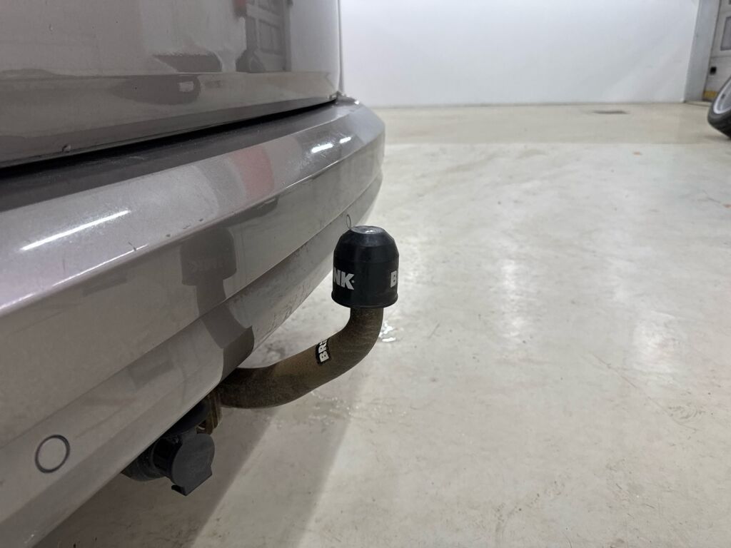 Volkswagen Caddy Maxi 2018 Ruskea (beige)