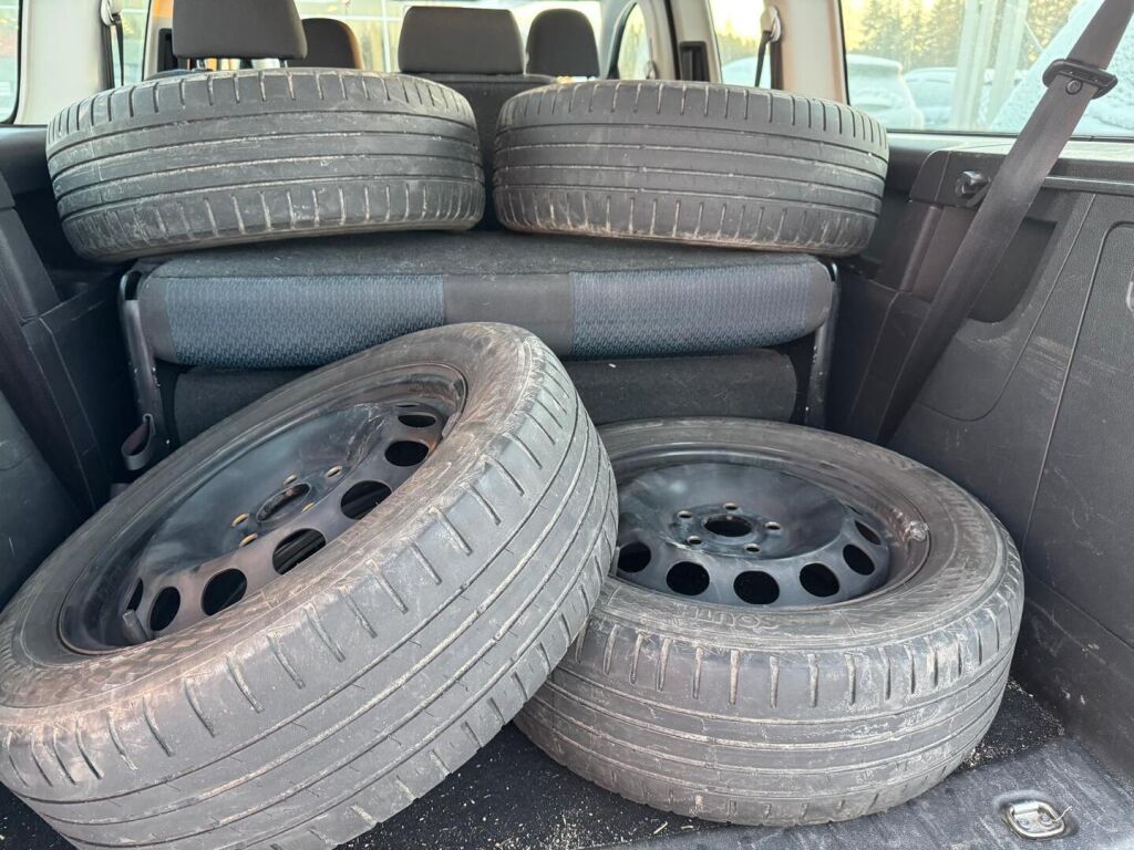 Volkswagen Caddy Maxi 2018 Ruskea (beige)