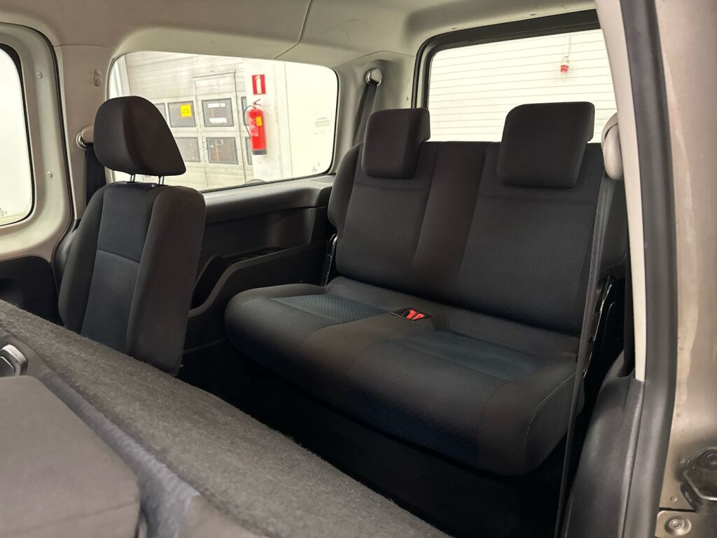 Volkswagen Caddy Maxi 2018 Ruskea (beige)