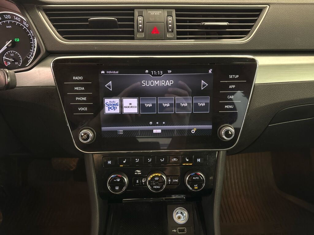 Skoda Superb 2019 Valkoinen