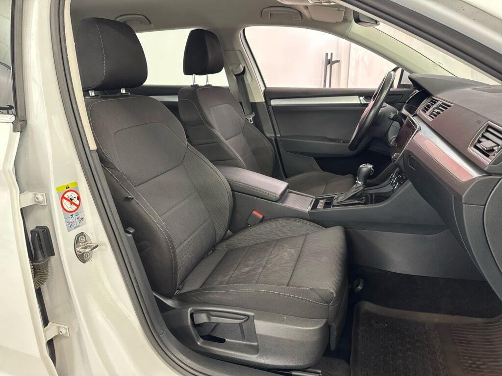 Skoda Superb 2019 Valkoinen