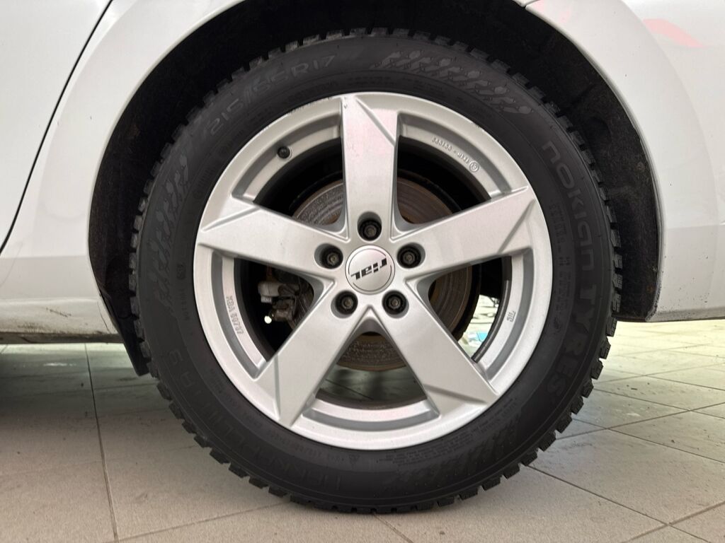 Skoda Superb 2019 Valkoinen